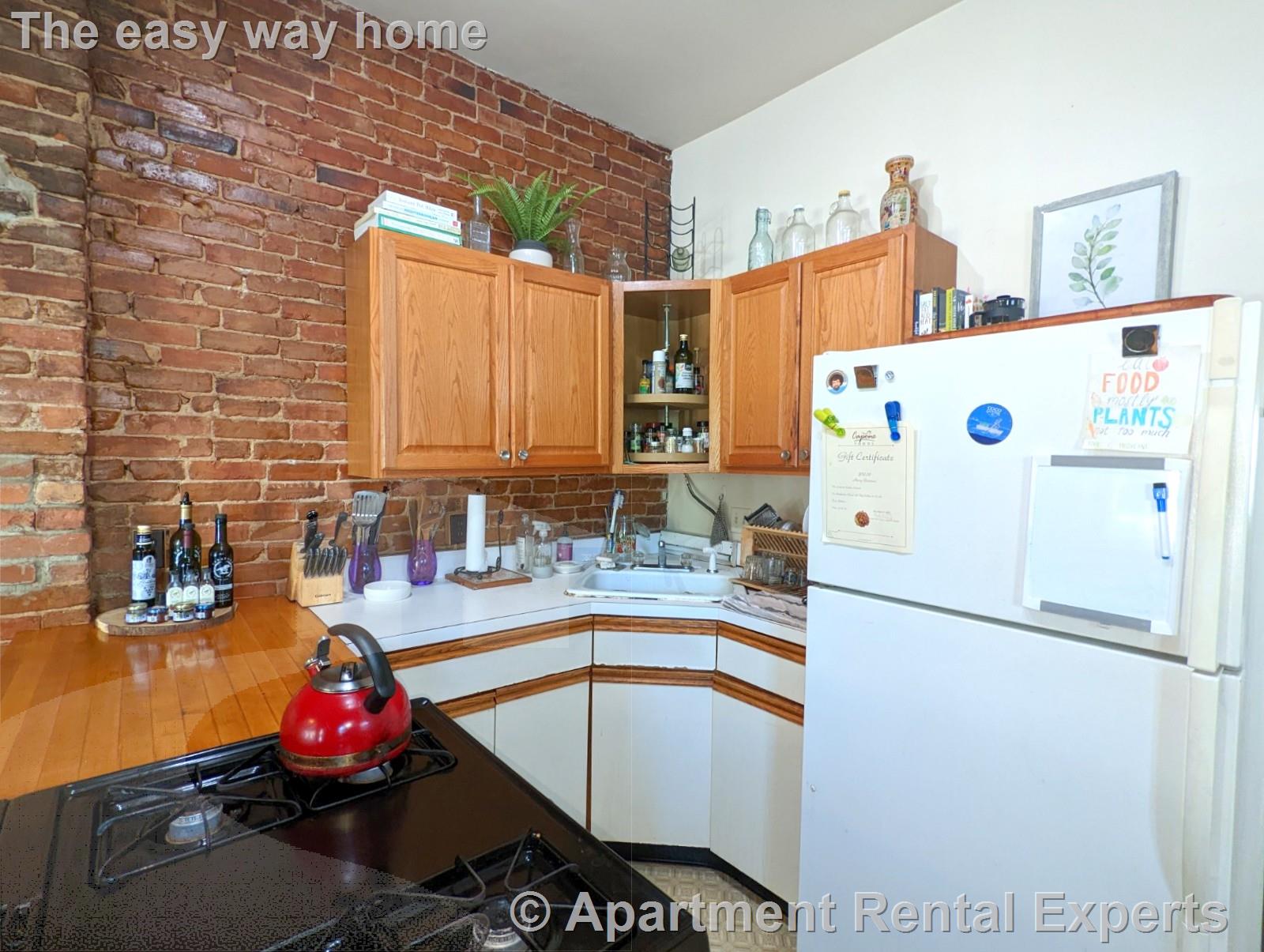 1 bed, 1 bath apartment for rent at 17 Howe St Unit 1, Winter Hill — photo 5 of 18