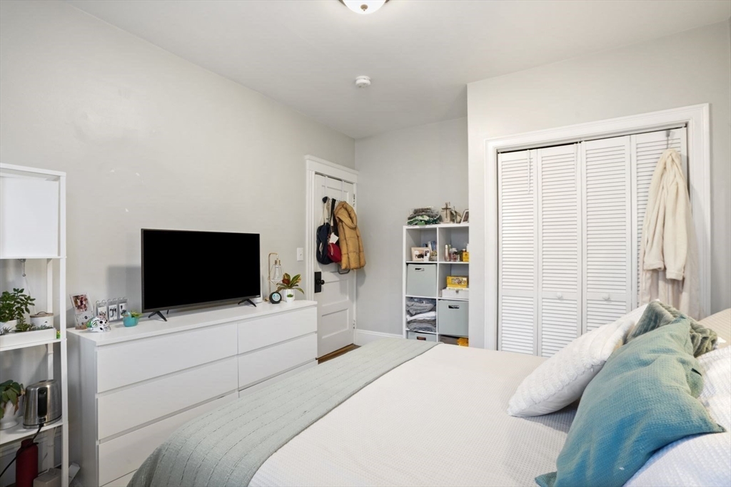 4 bed, 2 bath apartment for rent at 17 Howes St Unit 3, Dorchester — photo 5 of 17