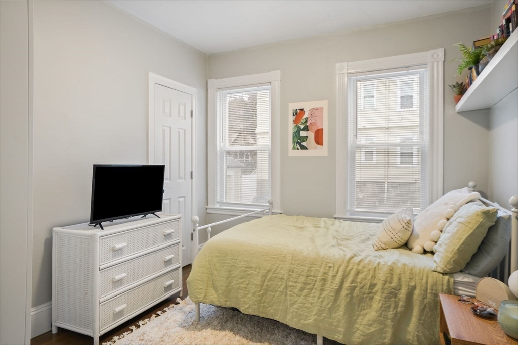 4 bed, 2 bath apartment for rent at 17 Howes St Unit 3, Dorchester — photo 6 of 17