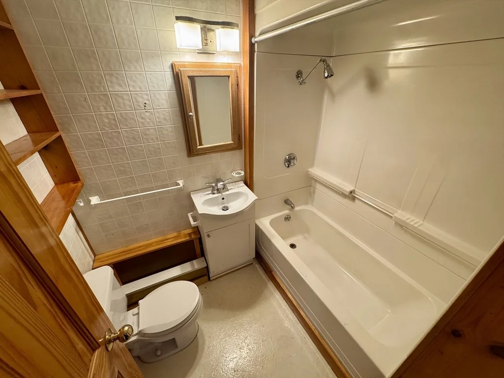 1 bed, 1 bath apartment for rent at 17 Hudson St Unit 2, Marlborough — photo 9 of 9
