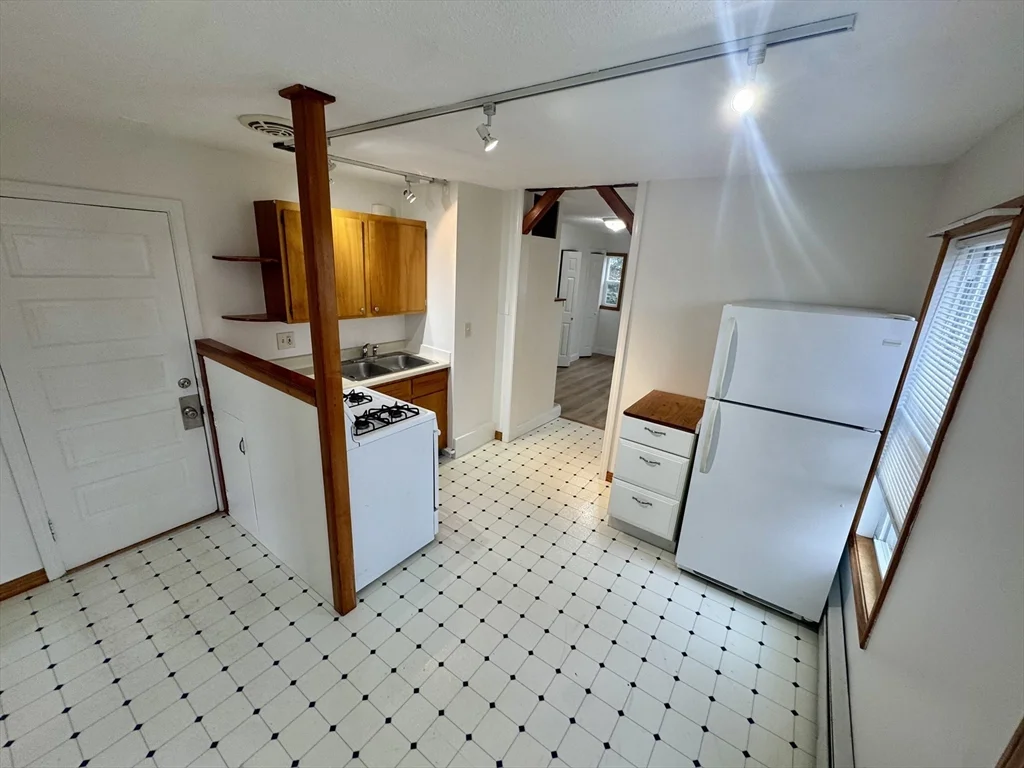 1 bed, 1 bath apartment for rent at 17 Hudson St Unit 2, Marlborough — photo 5 of 9