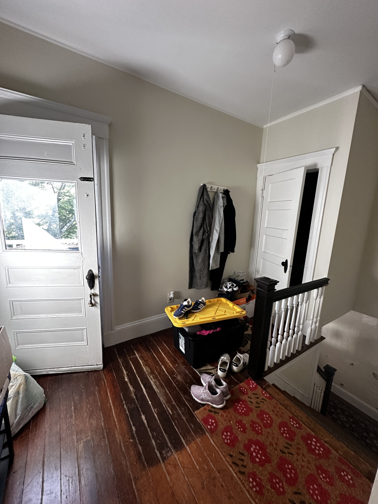 3 bed, 1 bath apartment for rent at 17 Hunnewell Ave Unit 2, Oak Square — photo 11 of 21