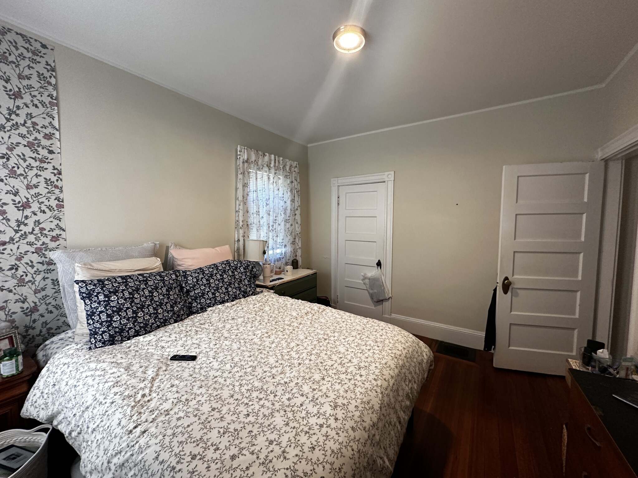 3 bed, 1 bath apartment for rent at 17 Hunnewell Ave Unit 2, Oak Square — photo 21 of 21