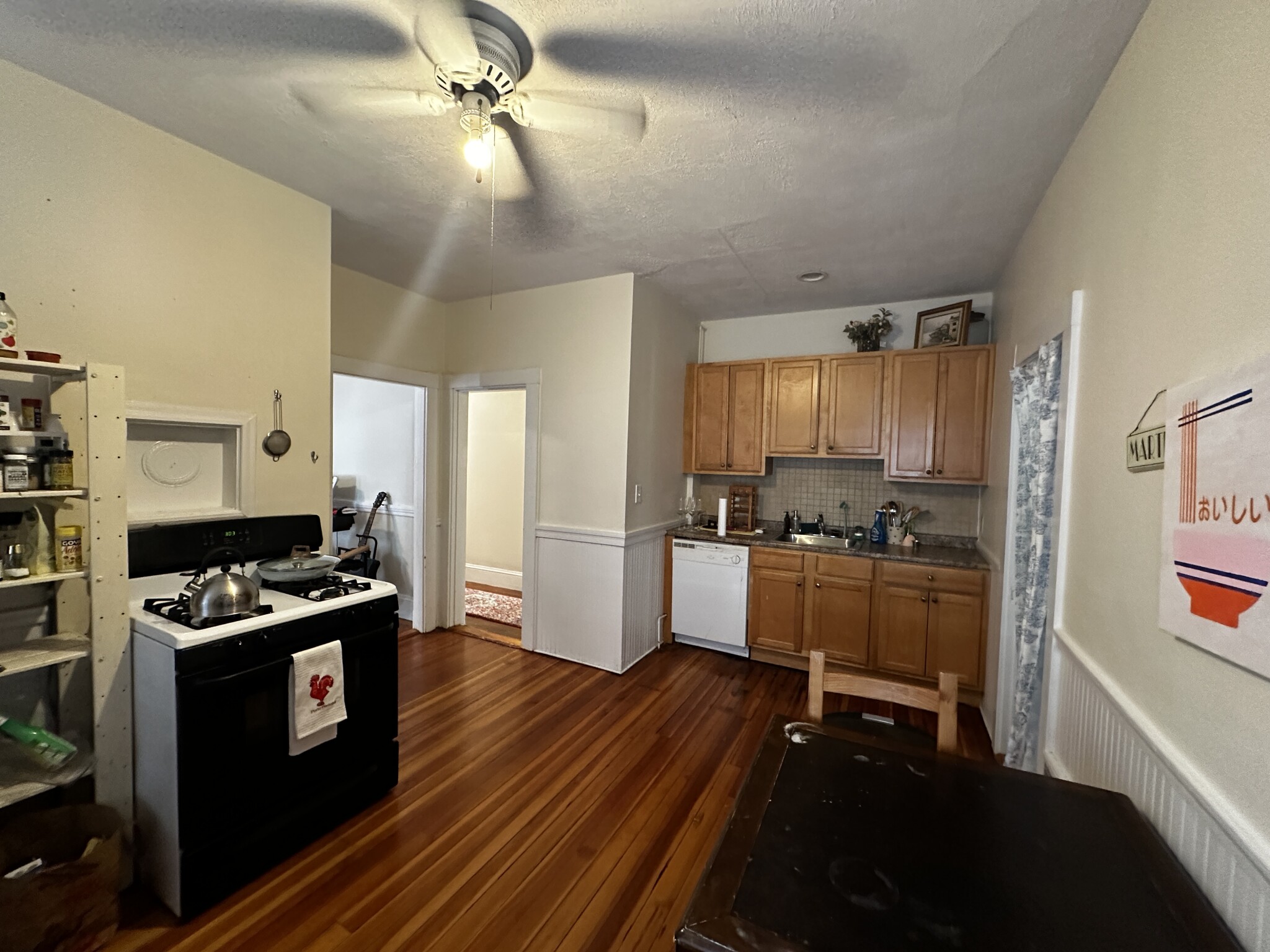 3 bed, 1 bath apartment for rent at 17 Hunnewell Ave Unit 2, Oak Square — photo 7 of 21