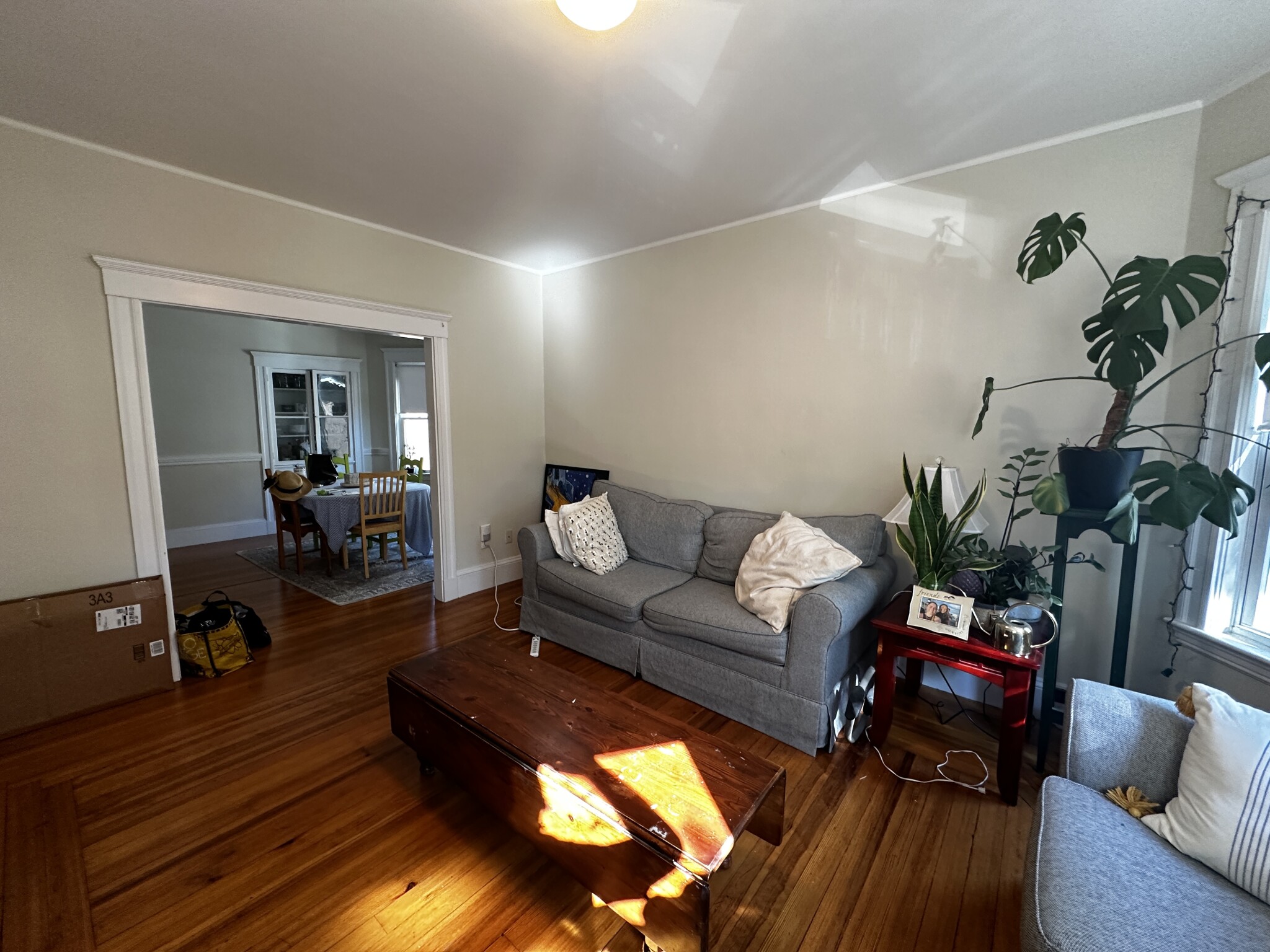 3 bed, 1 bath apartment for rent at 17 Hunnewell Ave Unit 2, Oak Square — photo 3 of 21