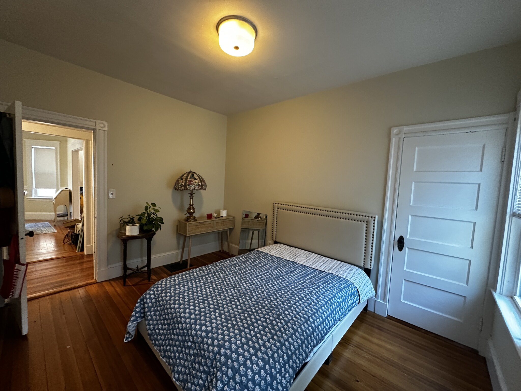 3 bed, 1 bath apartment for rent at 17 Hunnewell Ave Unit 2, Oak Square — photo 14 of 21