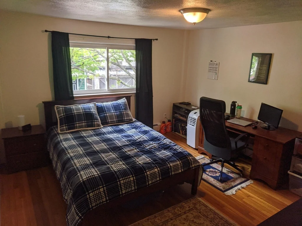 2 bed, 1 bath apartment for rent at 17 Hunting St Unit 17-2, Wellington-Harrington — photo 6 of 7