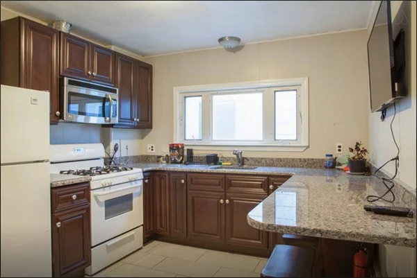 2 bed, 1 bath apartment for rent at 17 Hunting St Unit 17-2, Wellington-Harrington — photo 1 of 7