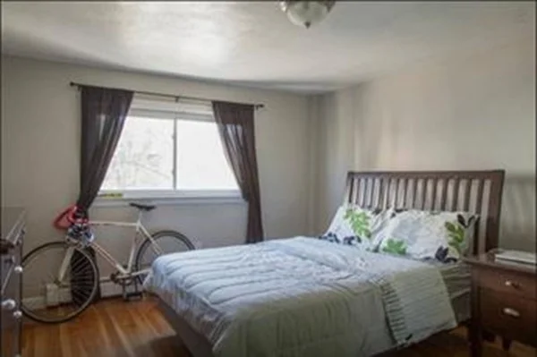 2 bed, 1 bath apartment for rent at 17 Hunting St Unit 17-2, Wellington-Harrington — photo 3 of 7