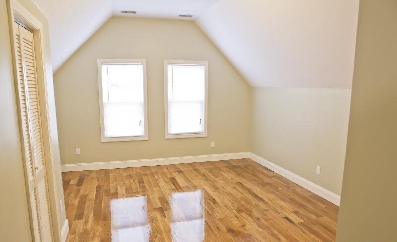 4 bed, 1 bath apartment for rent at 17 Imrie Unit 1, Allston — photo 8 of 11