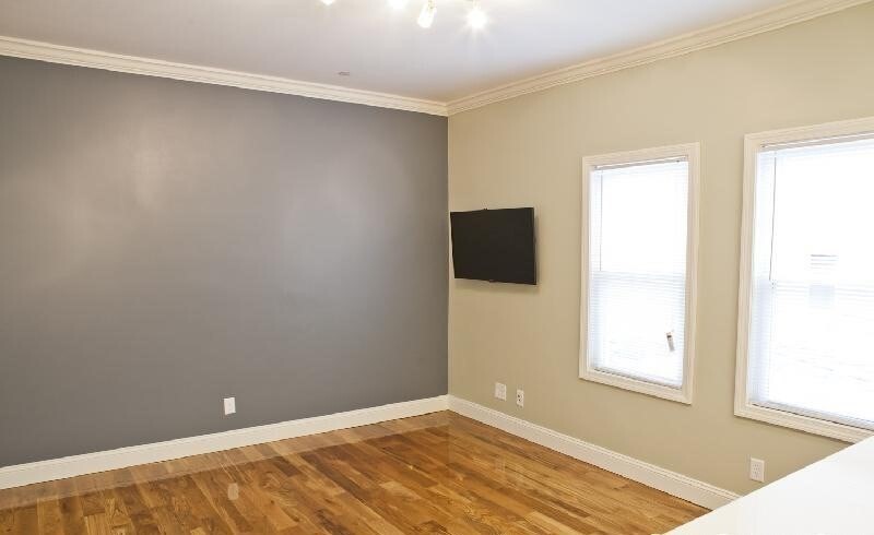 4 bed, 1 bath apartment for rent at 17 Imrie Unit 1, Allston — photo 3 of 11