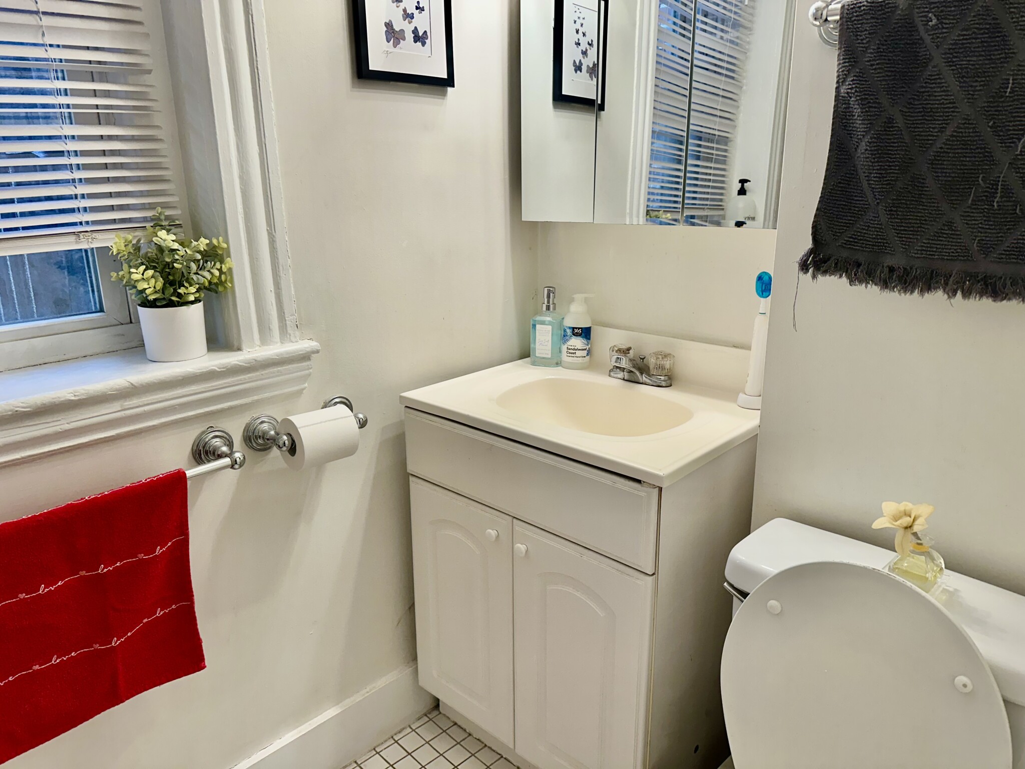 3 bed, 1 bath apartment for rent at 17 Irving St Unit 5, Beacon Hill — photo 10 of 26