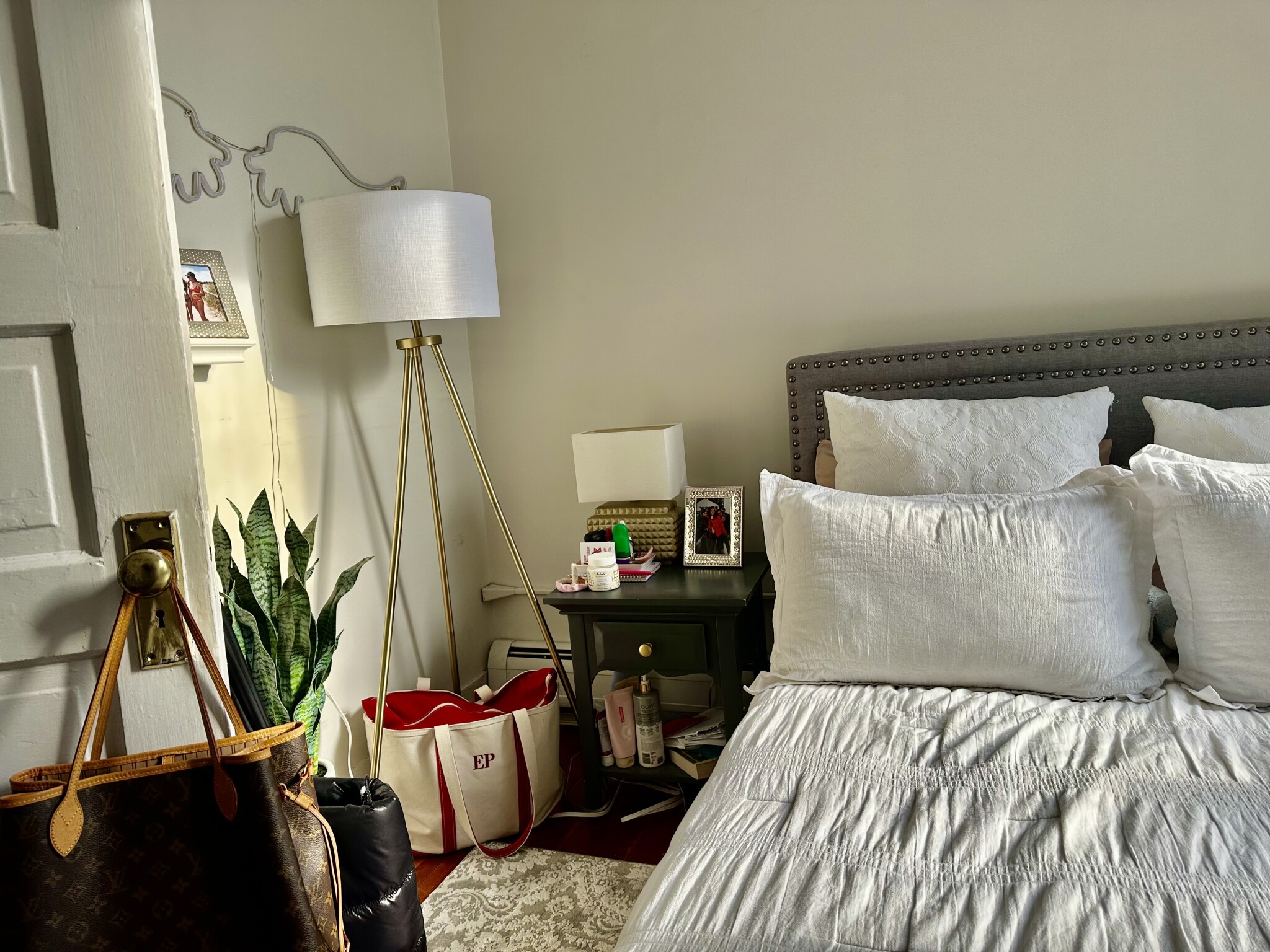 3 bed, 1 bath apartment for rent at 17 Irving St Unit 5, Beacon Hill — photo 7 of 26