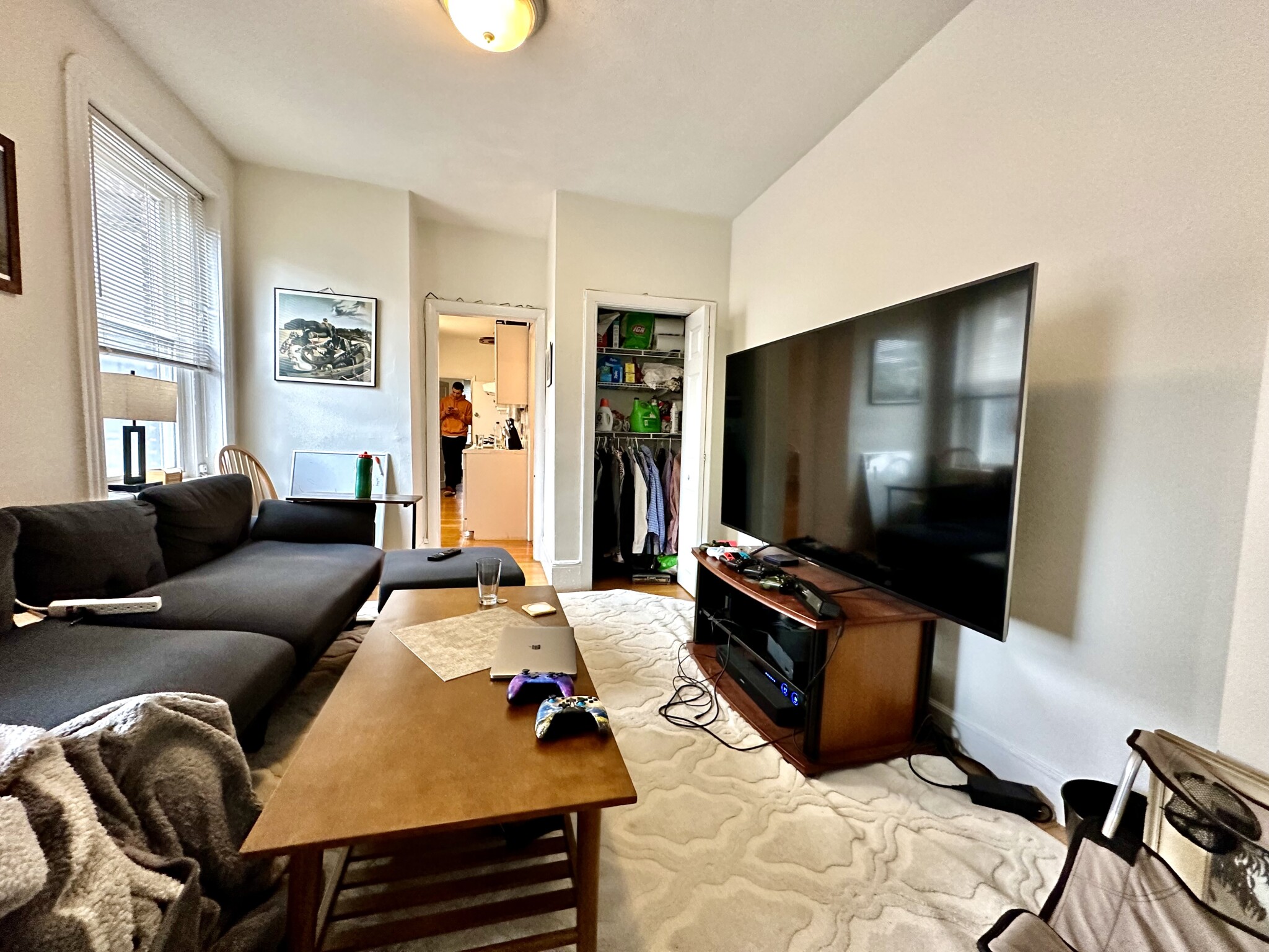 2 bed, 1 bath apartment for rent at 17 Irving Unit 8, Beacon Hill — photo 8 of 11
