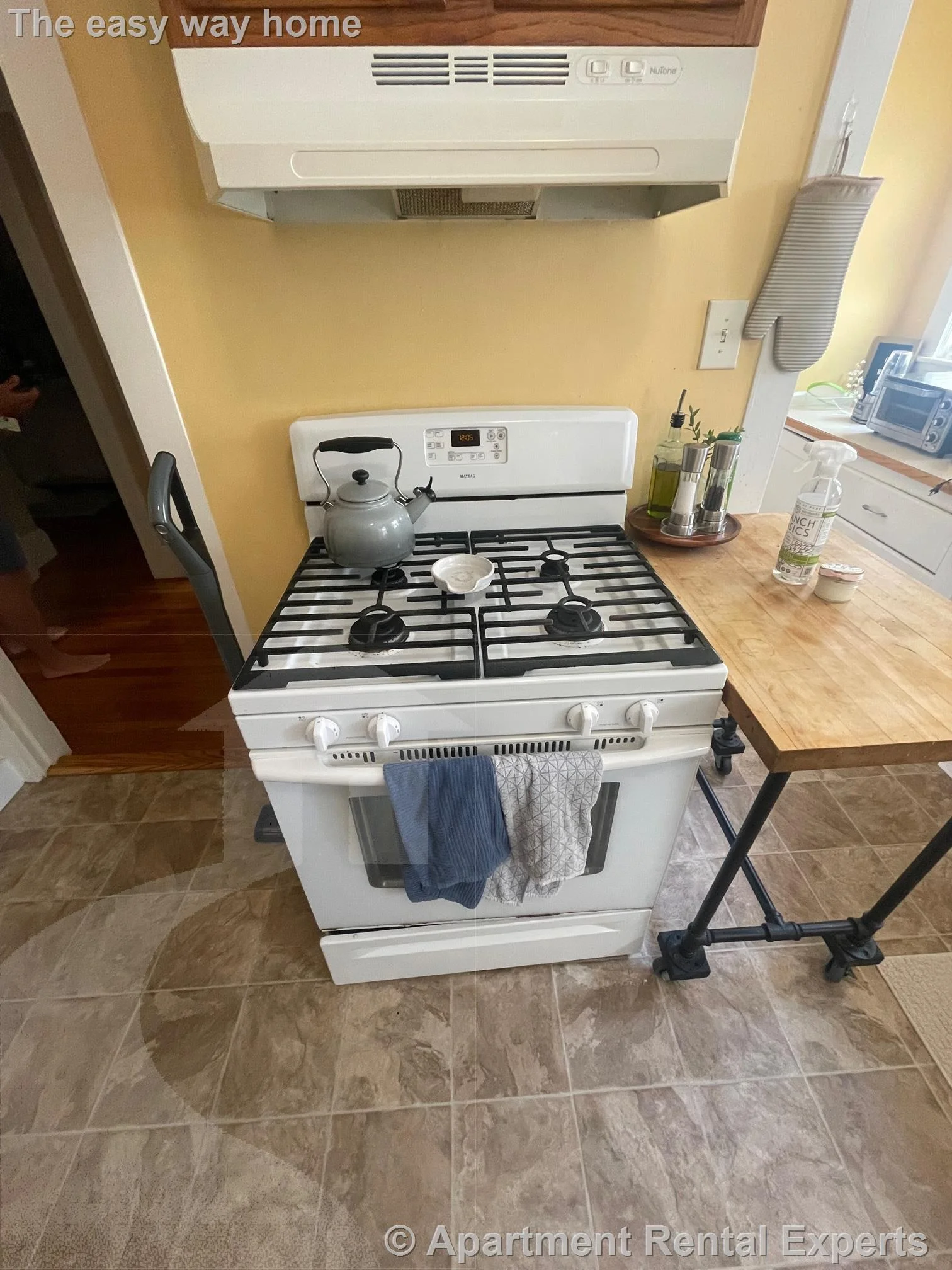 2 bed, 1 bath apartment for rent at 17 Irvington Rd, Tufts — photo 9 of 19