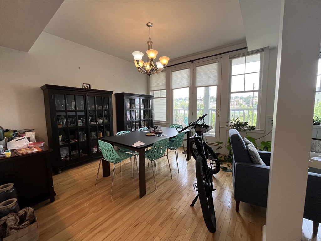 3 bed, 2 bath apartment for rent at 17 Ivaloo St Unit 6, Ward Two — photo 3 of 9
