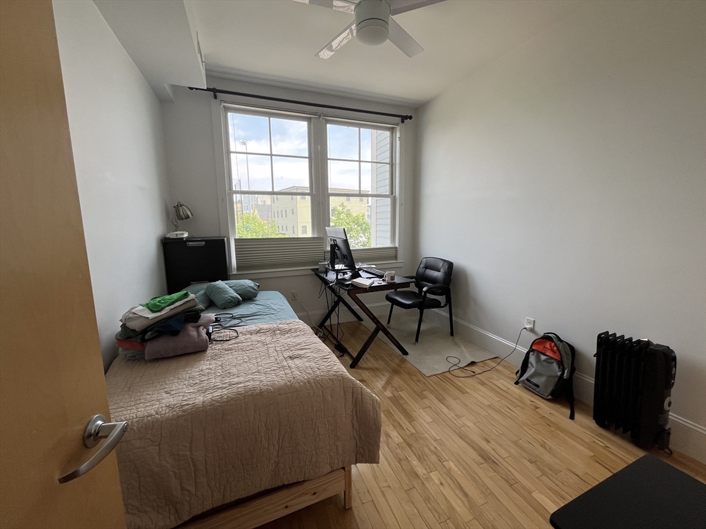 3 bed, 2 bath apartment for rent at 17 Ivaloo St Unit 6, Ward Two — photo 4 of 9