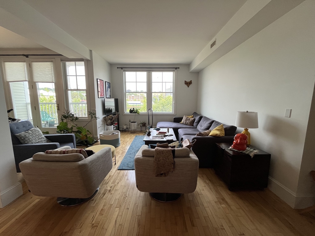 3 bed, 2 bath apartment for rent at 17 Ivaloo St Unit 6, Ward Two