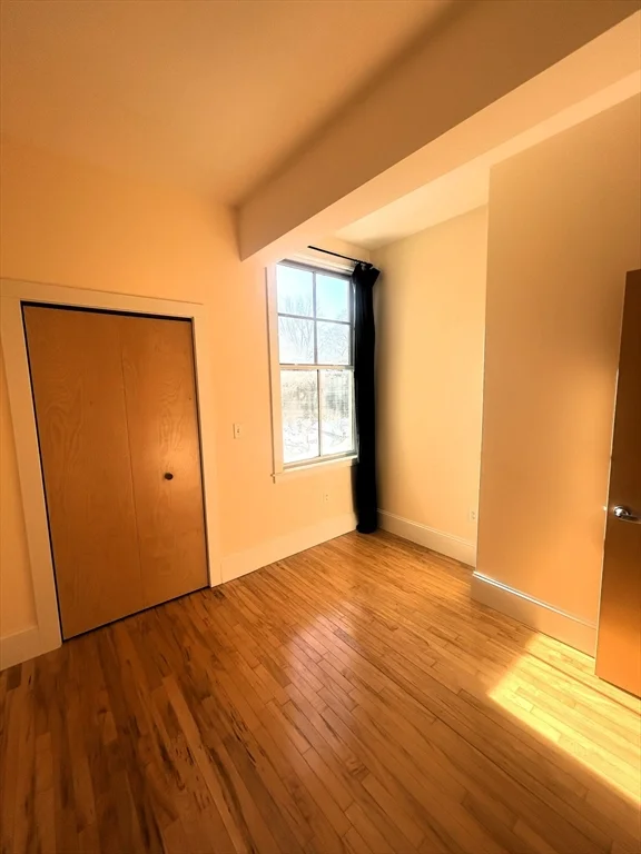 2 bed, 1 bath apartment for rent at 17 Ivaloo St Unit 9, Ward Two — photo 8 of 11