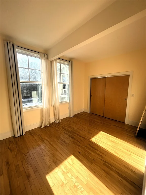 2 bed, 1 bath apartment for rent at 17 Ivaloo St Unit 9, Ward Two — photo 5 of 11