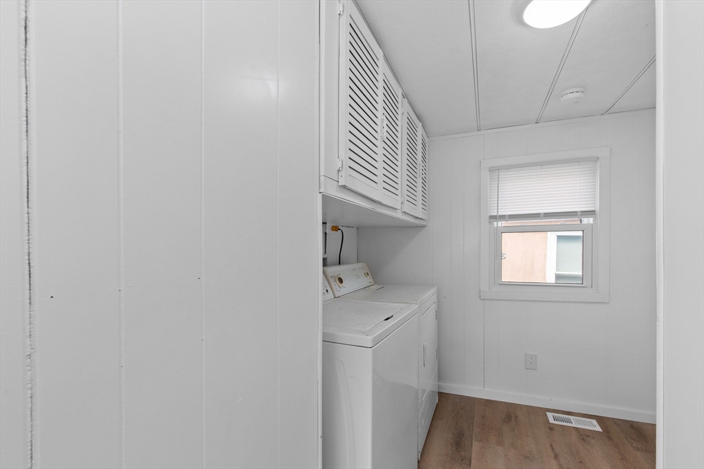 2 bed, 1 bath apartment for rent at 17 Jake Ln Unit 0, Acushnet — photo 4 of 8