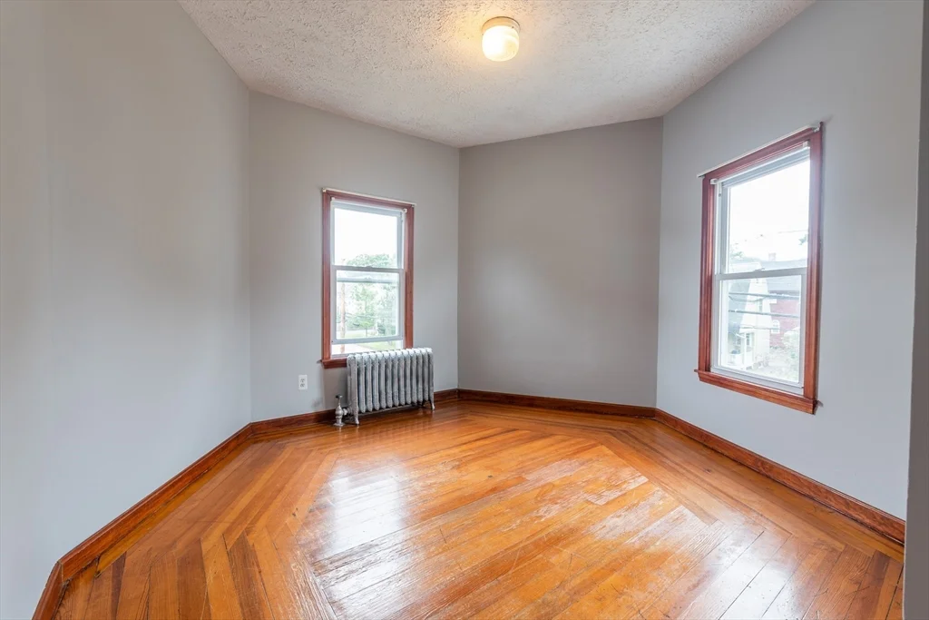 4 bed, 1 bath apartment for rent at 17 Jefferson St Unit 2, Attleboro — photo 14 of 30