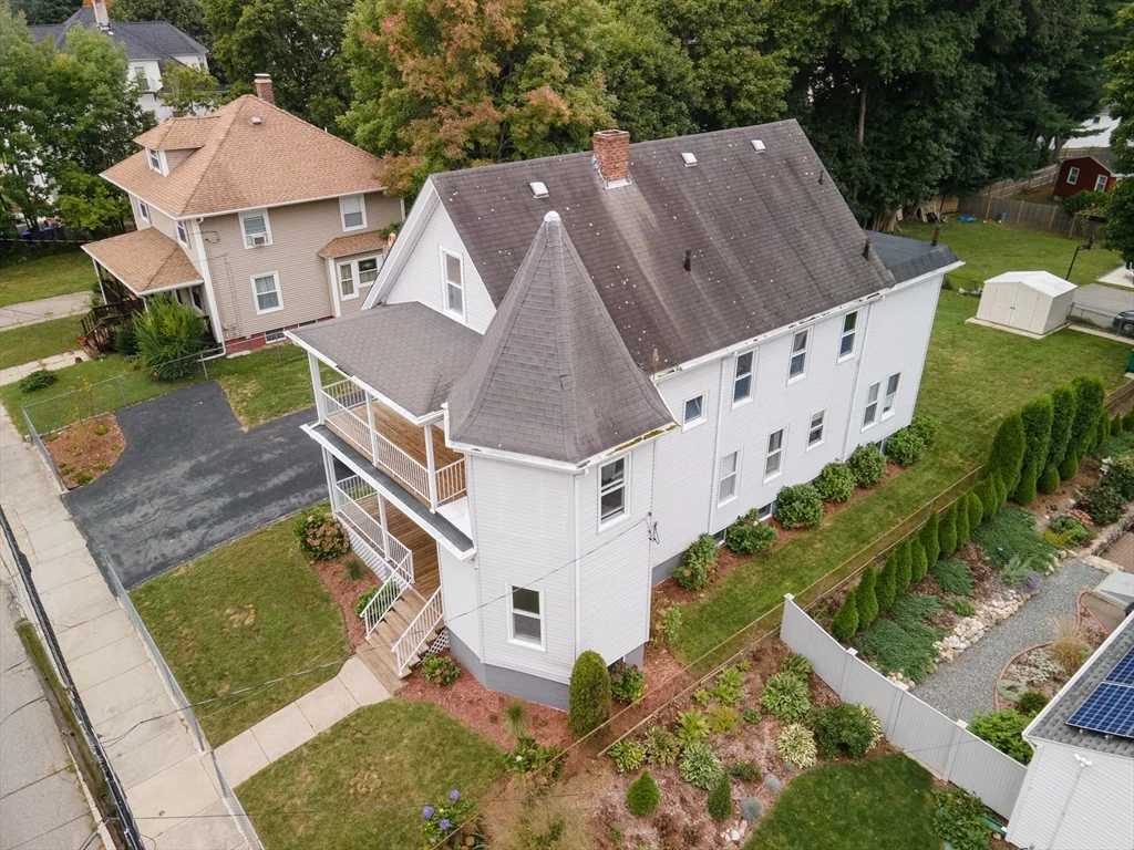 4 bed, 1 bath apartment for rent at 17 Jefferson St Unit 2, Attleboro — photo 2 of 30