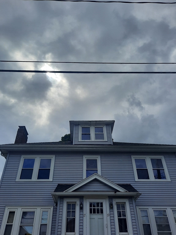 2 bed, 1 bath apartment for rent at 17 Jonathan St Unit 2, Belmont