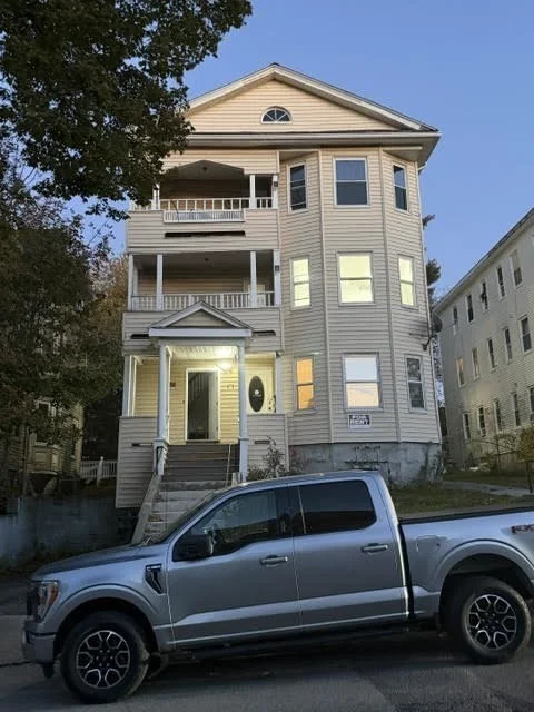 4 bed, 1 bath apartment for rent at 17 Jones St Unit 2, Worcester