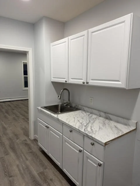 4 bed, 1 bath apartment for rent at 17 Jones St Unit 2, Worcester — photo 13 of 24