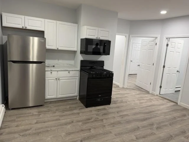 4 bed, 1 bath apartment for rent at 17 Jones St Unit 2, Worcester — photo 16 of 24