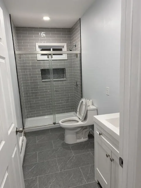 4 bed, 1 bath apartment for rent at 17 Jones St Unit 2, Worcester — photo 9 of 24