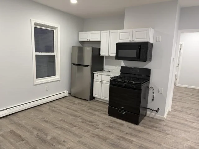 4 bed, 1 bath apartment for rent at 17 Jones St Unit 2, Worcester — photo 15 of 24
