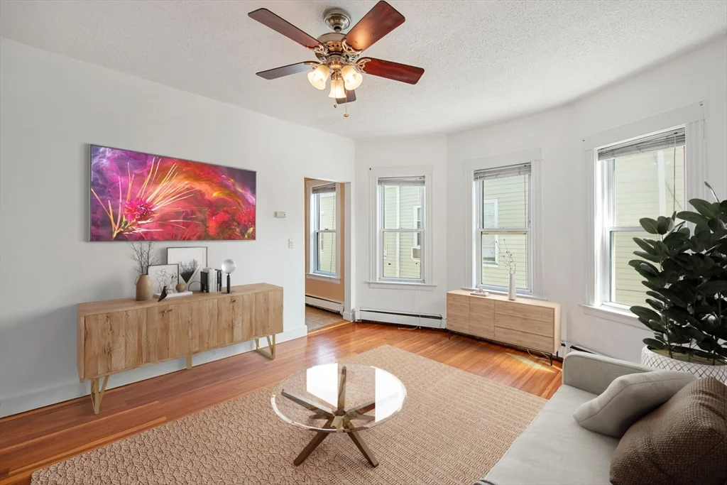 3 bed, 1 bath apartment for rent at 17 Jones St Unit 3, Everett — photo 1 of 17