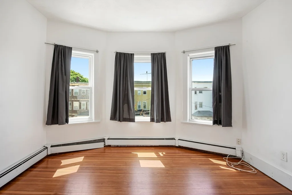 3 bed, 1 bath apartment for rent at 17 Jones St Unit 3, Everett — photo 8 of 17