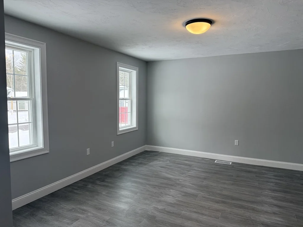 4 bed, 2 bath apartment for rent at 17 Kashmir's Way Unit 17, Middleboro — photo 4 of 35