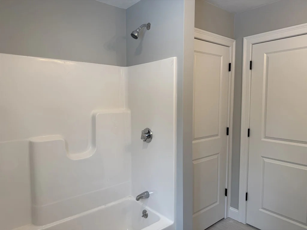 4 bed, 2 bath apartment for rent at 17 Kashmir's Way Unit 17, Middleboro — photo 30 of 35