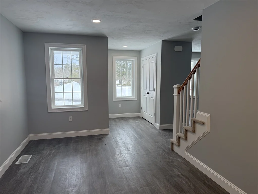 4 bed, 2 bath apartment for rent at 17 Kashmir's Way Unit 17, Middleboro — photo 3 of 35
