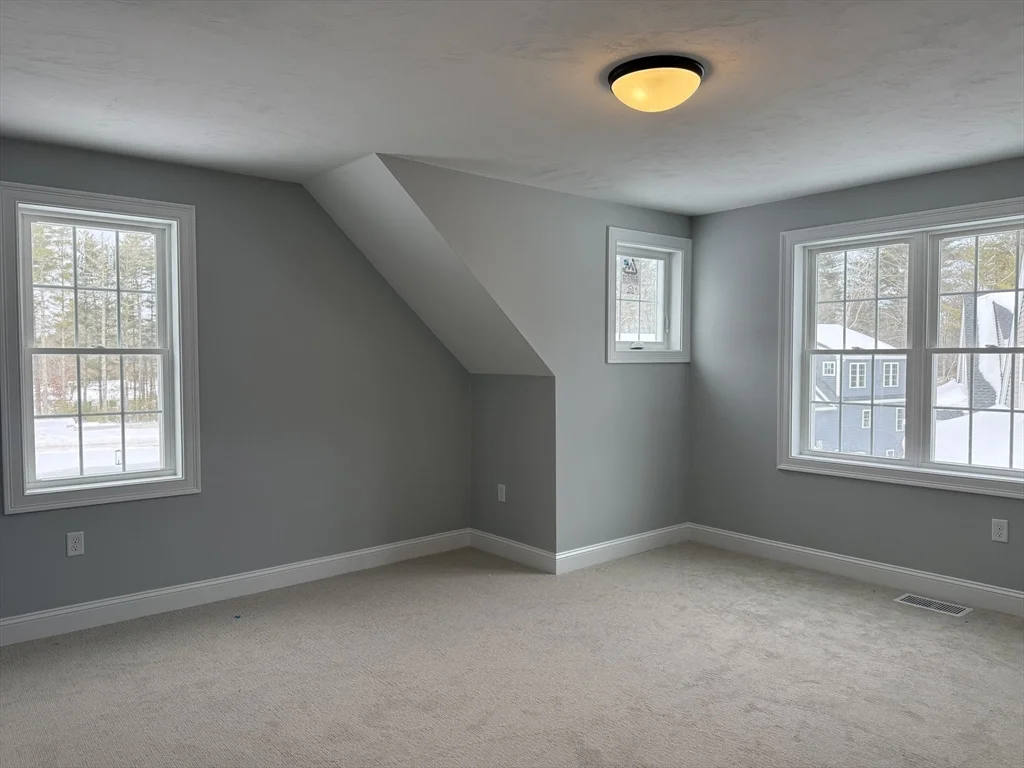 4 bed, 2 bath apartment for rent at 17 Kashmir's Way Unit 17, Middleboro — photo 23 of 35