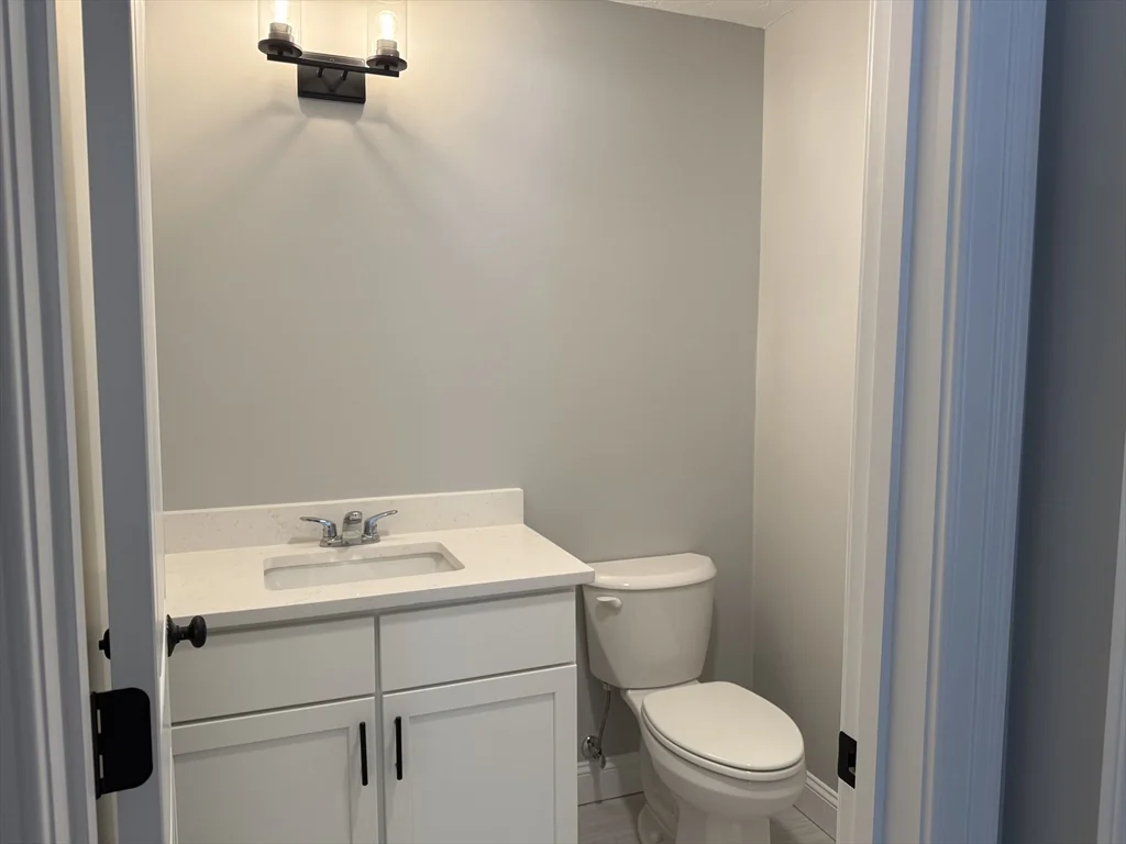 4 bed, 2 bath apartment for rent at 17 Kashmir's Way Unit 17, Middleboro — photo 14 of 35