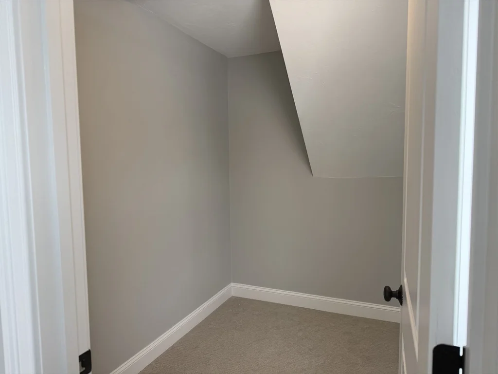 4 bed, 2 bath apartment for rent at 17 Kashmir's Way Unit 17, Middleboro — photo 25 of 35