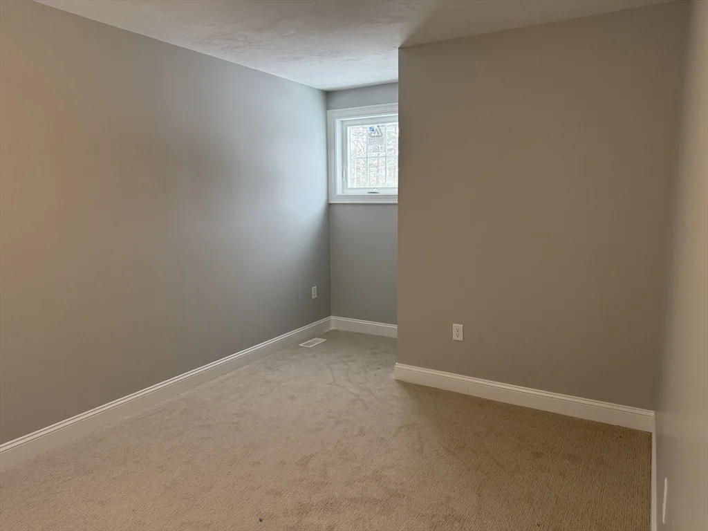 4 bed, 2 bath apartment for rent at 17 Kashmir's Way Unit 17, Middleboro — photo 31 of 35