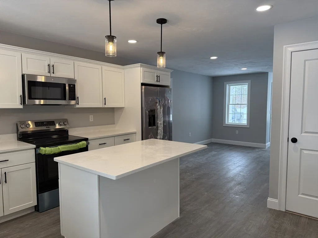 4 bed, 2 bath apartment for rent at 17 Kashmir's Way Unit 17, Middleboro — photo 13 of 35