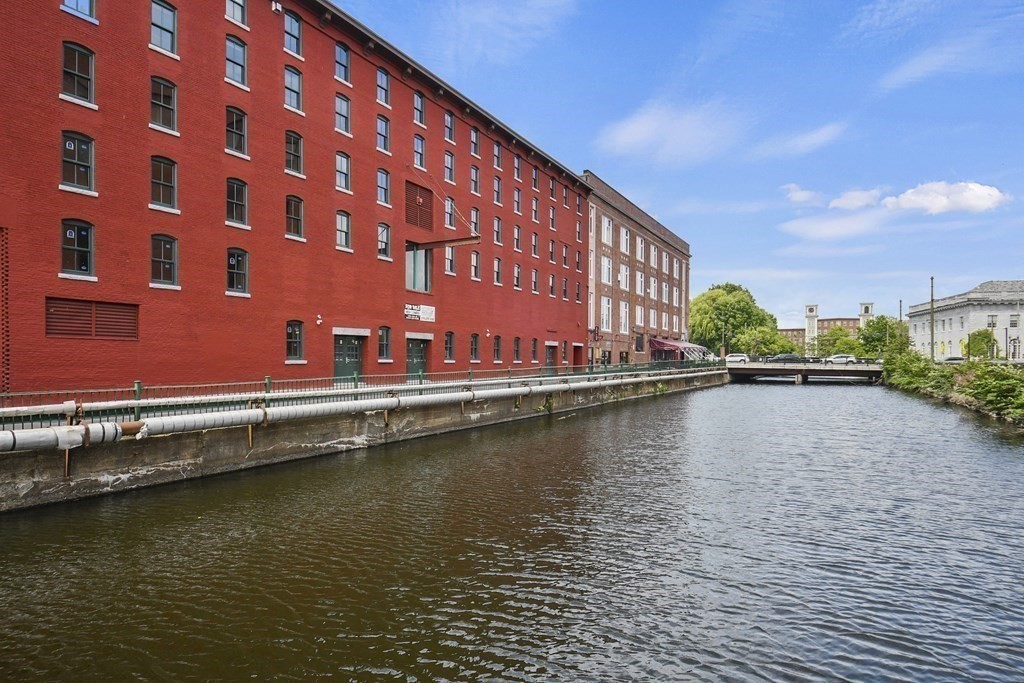 2 bed, 2 bath apartment for rent at 17 Kearney Sq Unit 305, Lowell — photo 16 of 17