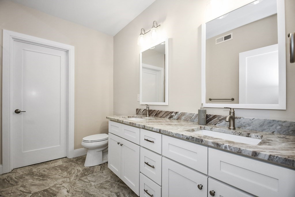 2 bed, 2 bath apartment for rent at 17 Kearney Sq Unit 305, Lowell — photo 8 of 17