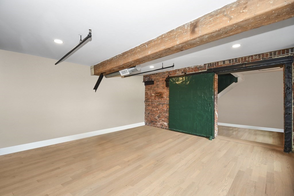 2 bed, 2 bath apartment for rent at 17 Kearney Sq Unit 305, Lowell — photo 13 of 17