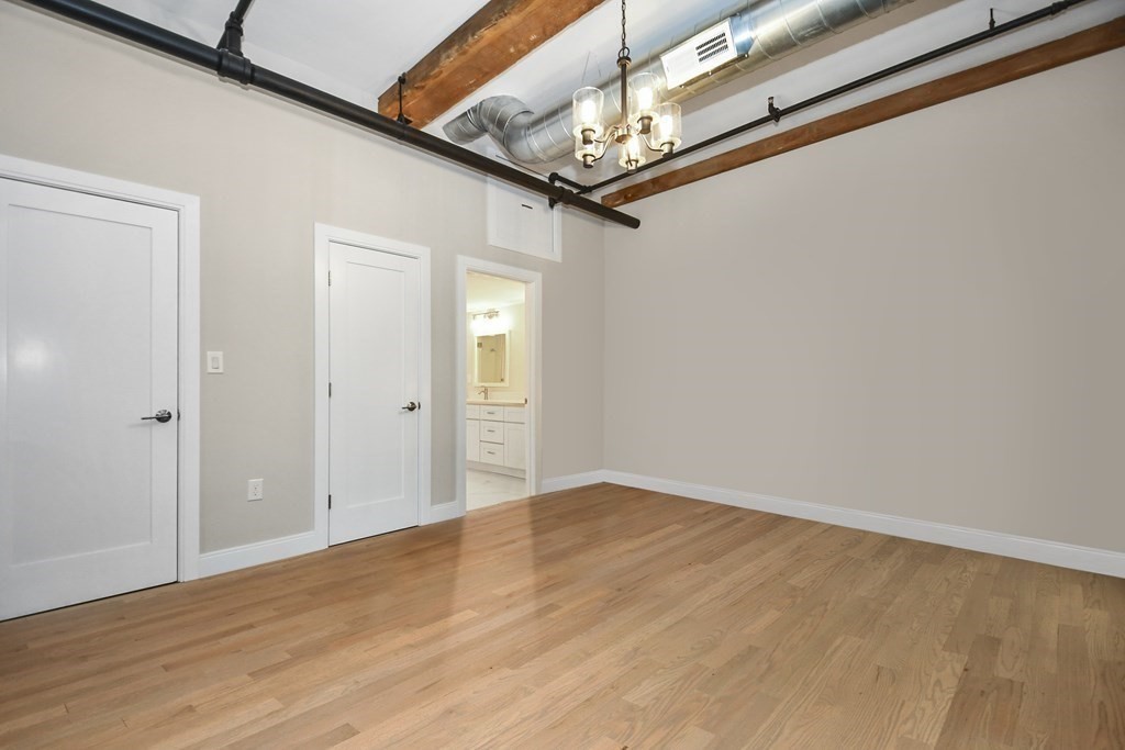 2 bed, 2 bath apartment for rent at 17 Kearney Sq Unit 305, Lowell — photo 11 of 17