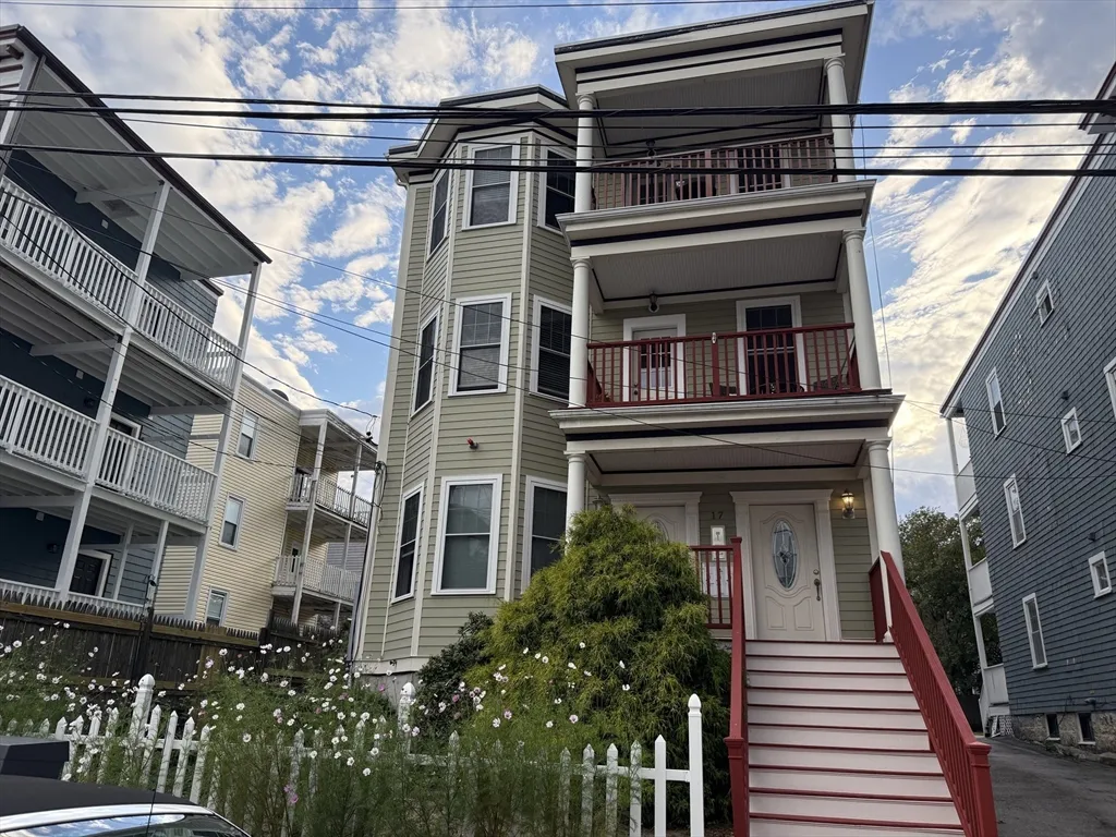 3 bed, 2 bath apartment for rent at 17 Lafield St Unit 1, Dorchester — photo 16 of 19