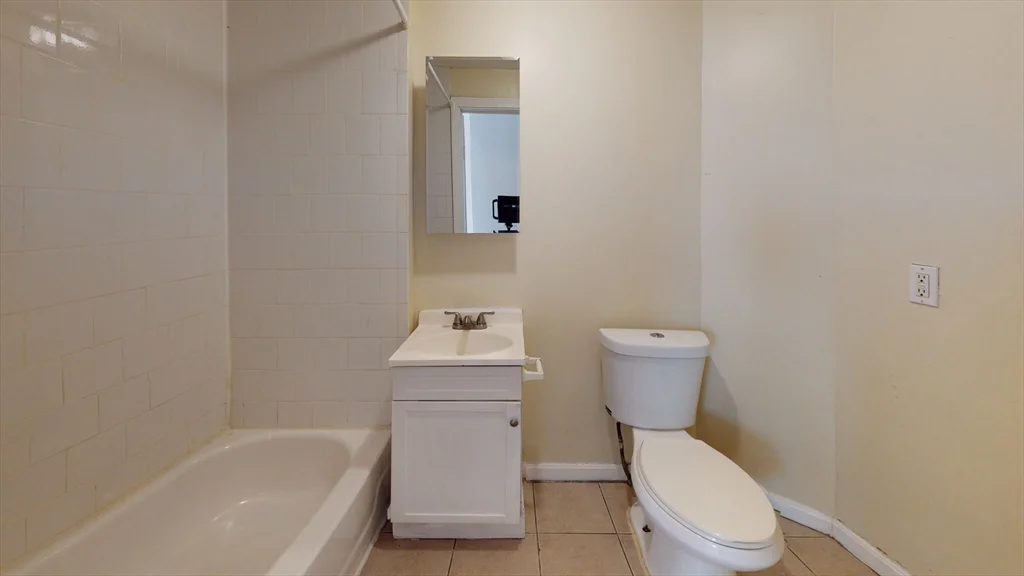 3 bed, 1 bath apartment for rent at 17 Langdon St Unit 17-1, Roxbury — photo 6 of 8