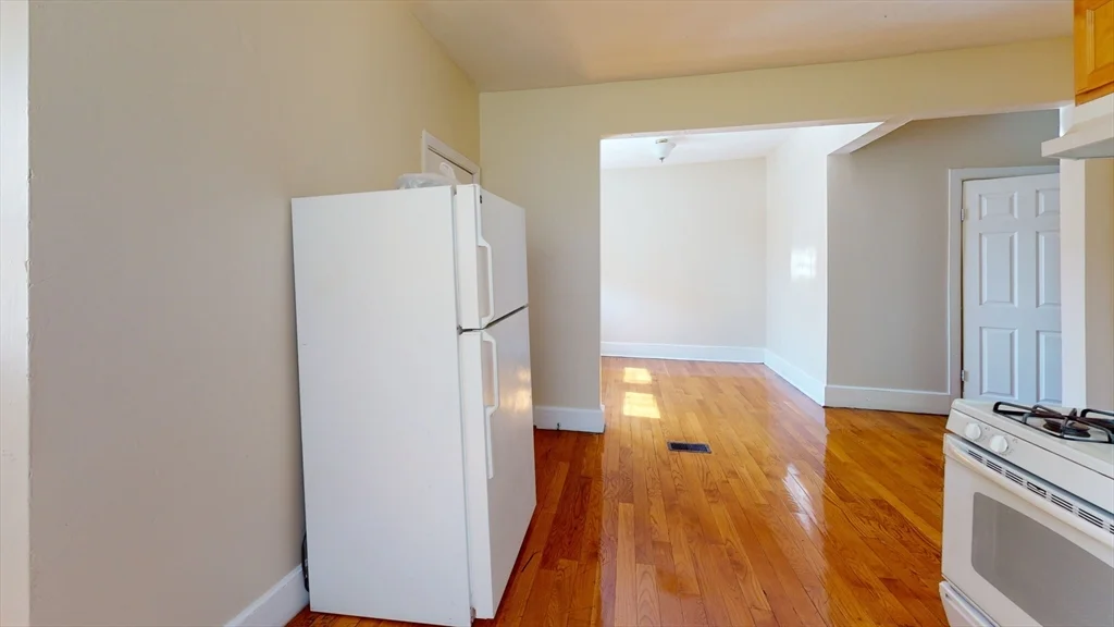 3 bed, 1 bath apartment for rent at 17 Langdon St Unit 17-1, Roxbury — photo 3 of 8